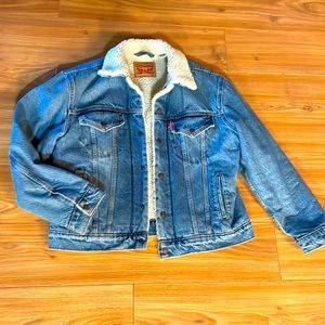 Levis Denim Jacket with wool, it’s a must have. Great condition and quality
